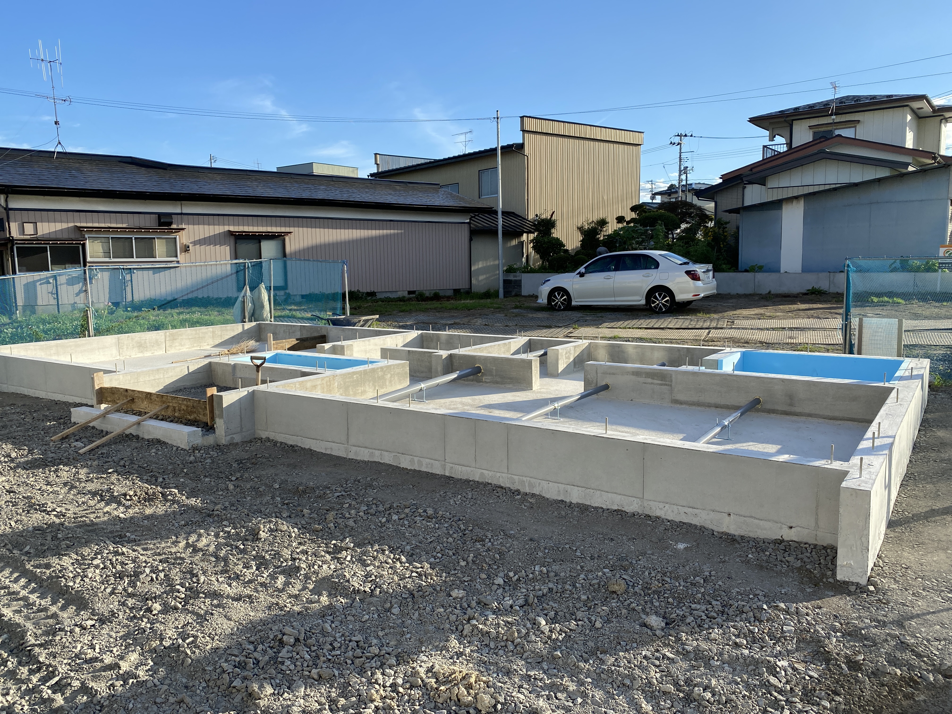 世界遺産の町、平泉町K様邸基礎工事。2×4、間仕切り自由設計、箱型シンプルデザインのコスパの良い住宅！