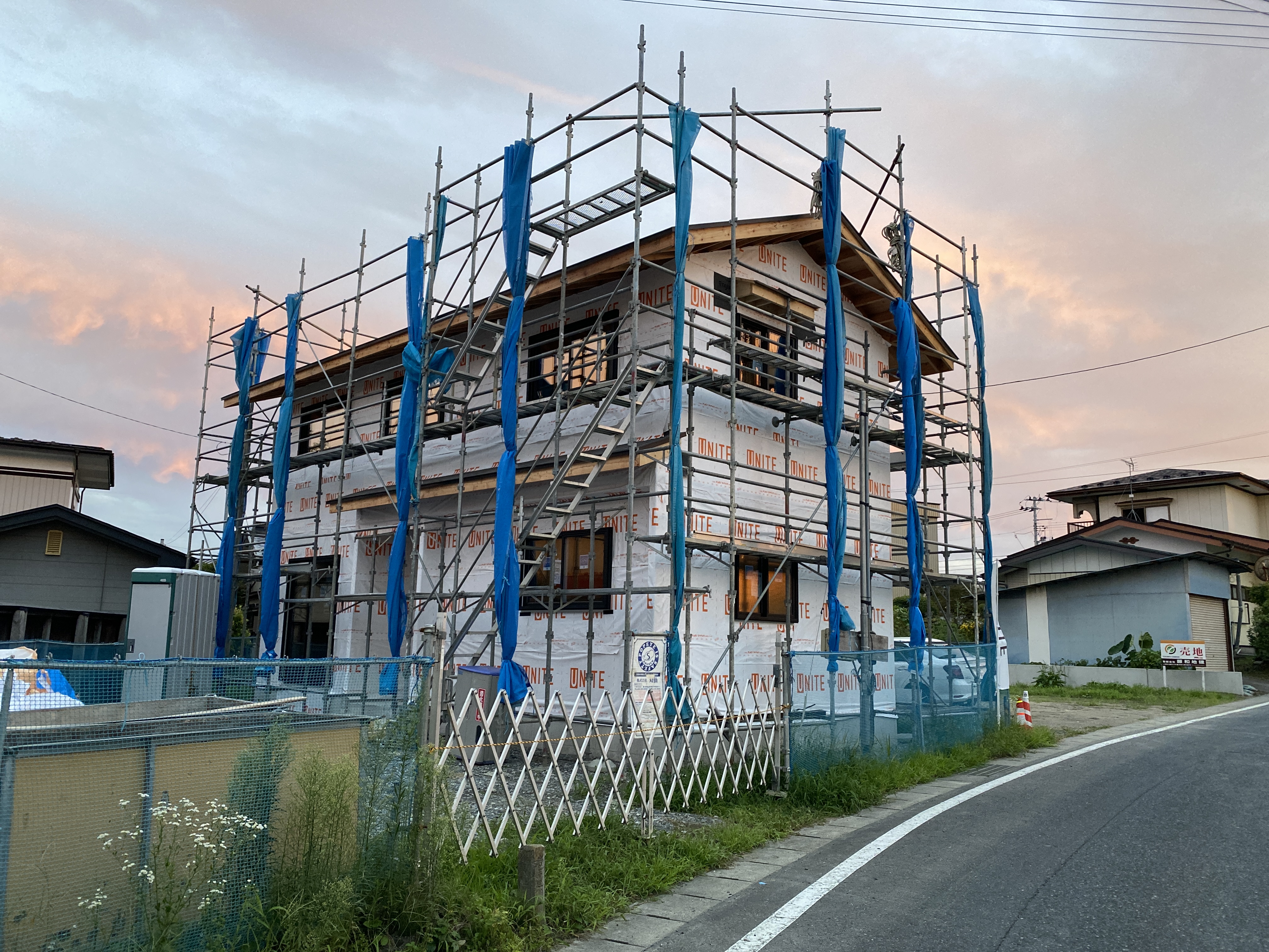 世界遺産の町、平泉町K様邸防水工事。2×4、間仕切り自由設計、箱型シンプルデザインのコスパの良い住宅！